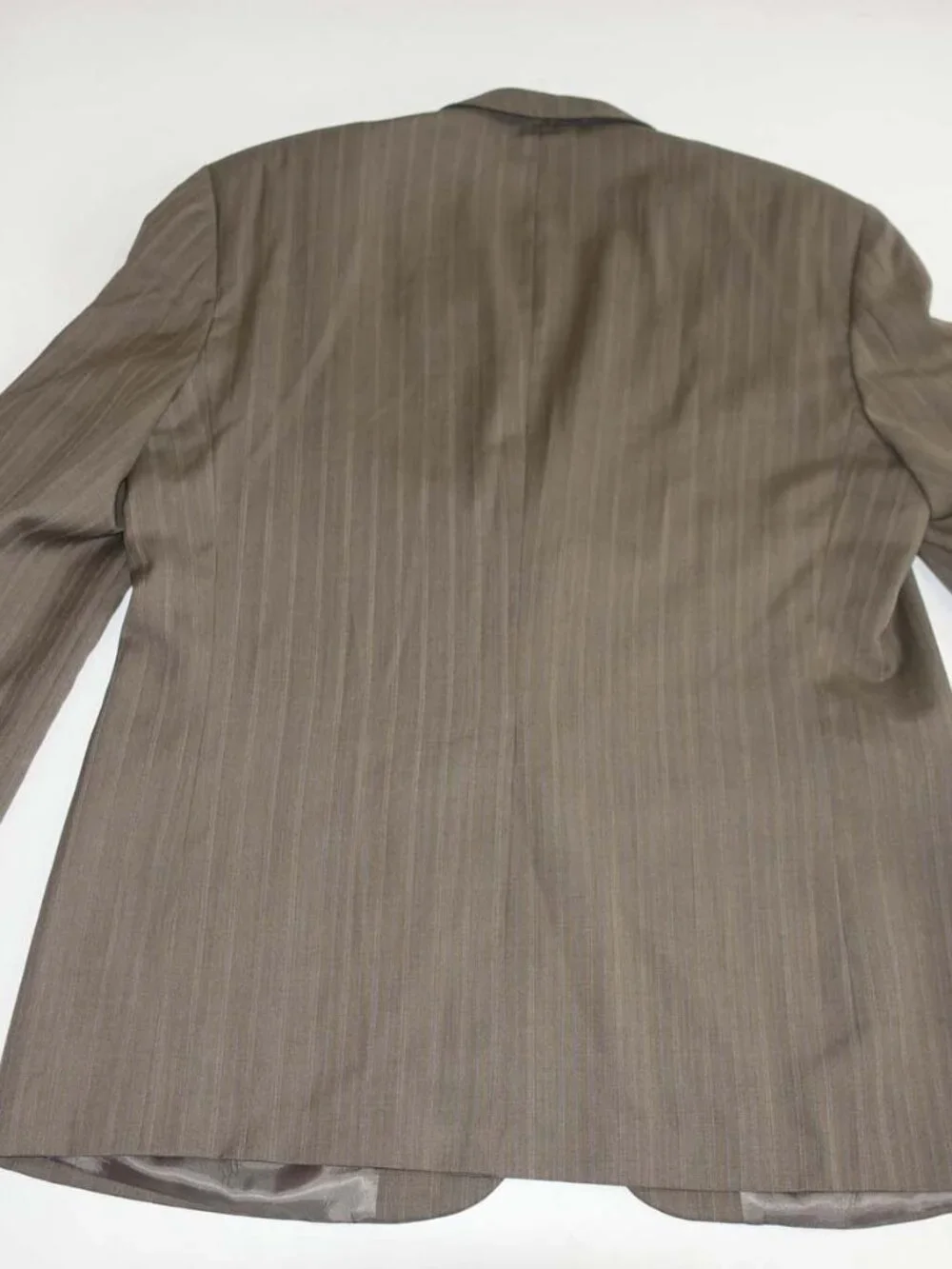 Kilburne and Finch Men's 3 Button Suit Size 46 Long 38 x 28 Brown Wool Striped